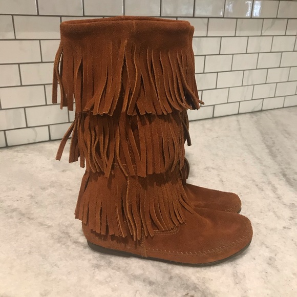 Minnetonka Shoes - Minnetonka 3 Layer Fringe Brown Suede Boots Size 6 Style 1632 EUC